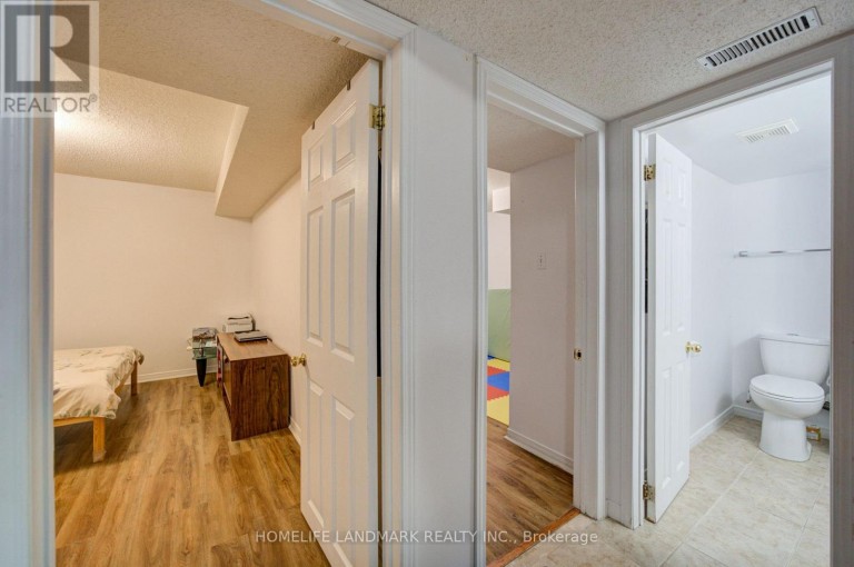 65 SHEPTON WAY, Toronto (Steeles), Ontario, M1V5N4