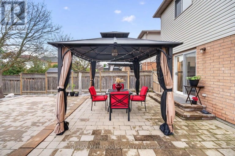 95 JOHN WALTER CRESCENT, Clarington (Courtice), Ontario, L1E2W8