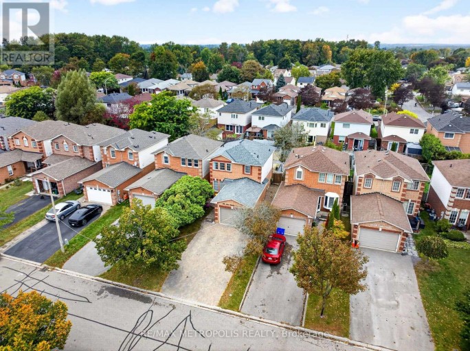 95 JOHN WALTER CRESCENT, Clarington (Courtice), Ontario, L1E2W8