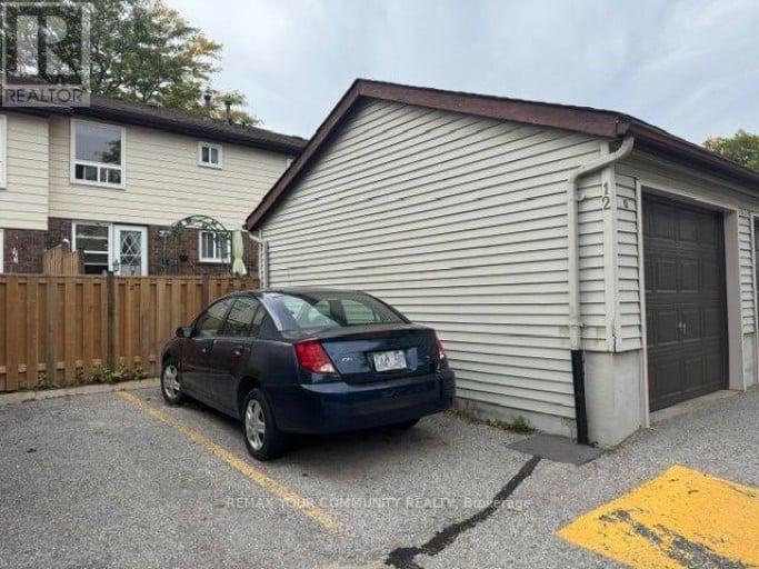 12 JACQUES LANE, Ajax (South East), Ontario, L1S3L4