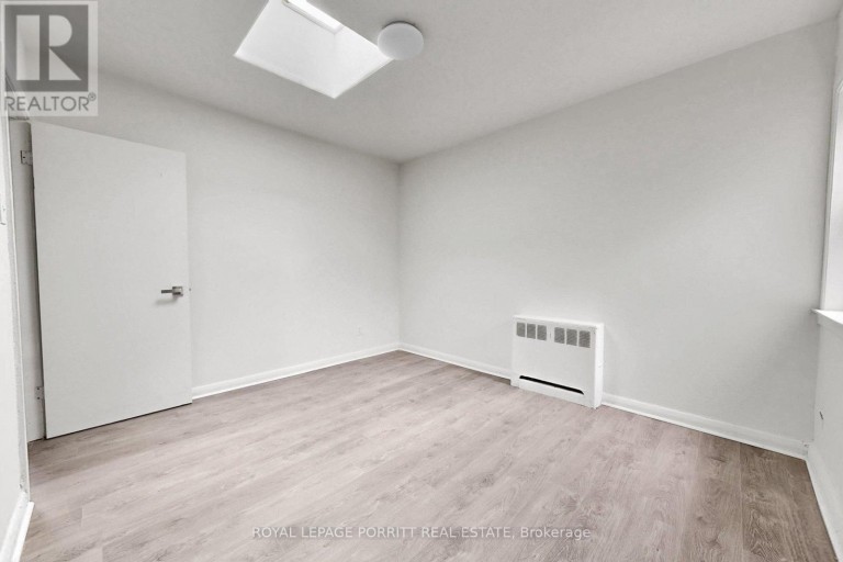 2633 EGLINTON AVENUE E, Toronto (Kennedy Park), Ontario, M1K2S2