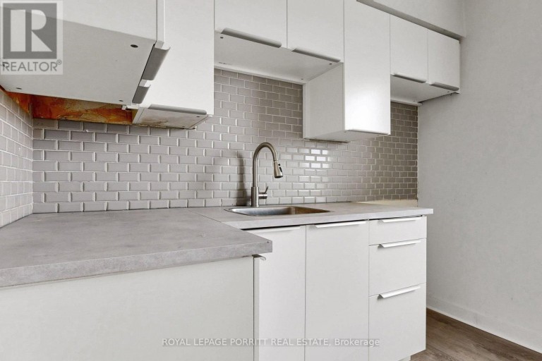 2633 EGLINTON AVENUE E, Toronto (Kennedy Park), Ontario, M1K2S2