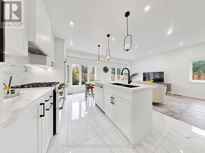 7 MONACO CRESCENT, Richmond Hill (Rouge Woods), Ontario, L4S1V1