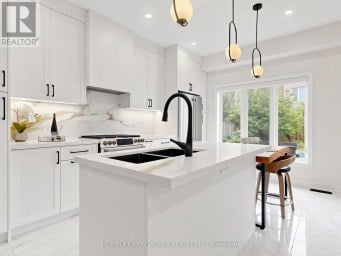 7 MONACO CRESCENT Richmond Hill (Rouge Woods) Ontario photo 8