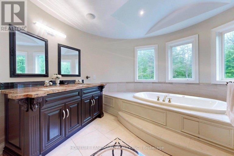 19 WOLF RUN COURT, Whitchurch-Stouffville, Ontario, L4A2L4