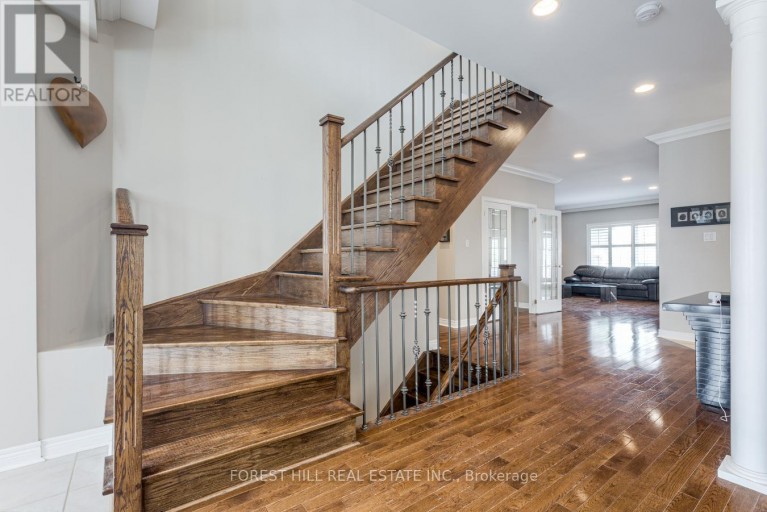 54 MAPLE GROVE AVENUE, Richmond Hill (Oak Ridges), Ontario, L4E2V5