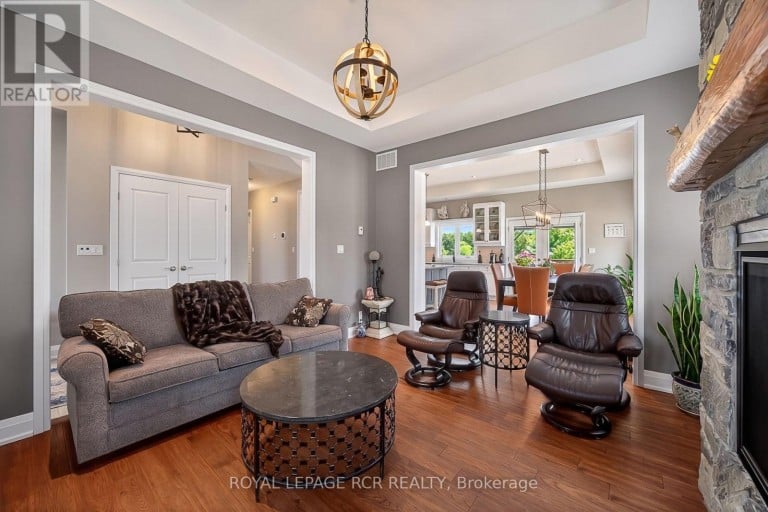 3 THOROUGHBRED DRIVE, Oro-Medonte, Ontario, L0K1E0