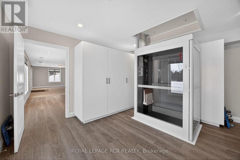 3 THOROUGHBRED DRIVE, Oro-Medonte, Ontario, L0K1E0