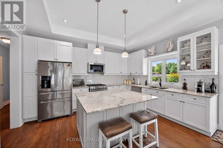 3 THOROUGHBRED DRIVE, Oro-Medonte, Ontario, L0K1E0