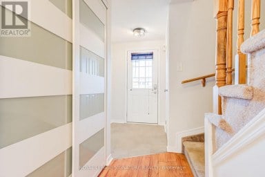 58 GOODWIN DRIVE Barrie (Painswick South) Ontario photo 3