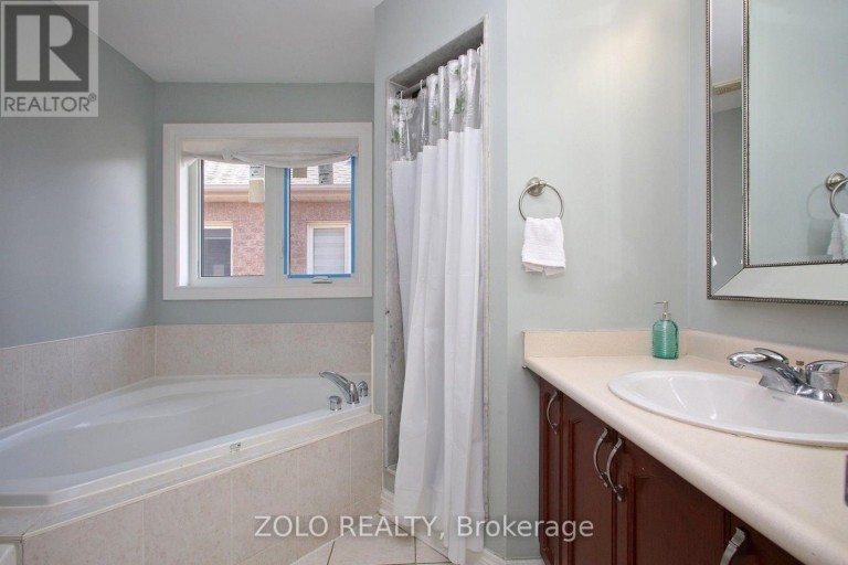 37 SEWELLS LANE S, Brampton (Fletcher's Meadow), Ontario, L7A2Z9