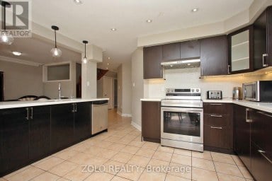 37 SEWELLS LANE S Brampton (Fletcher's Meadow) Ontario photo 5