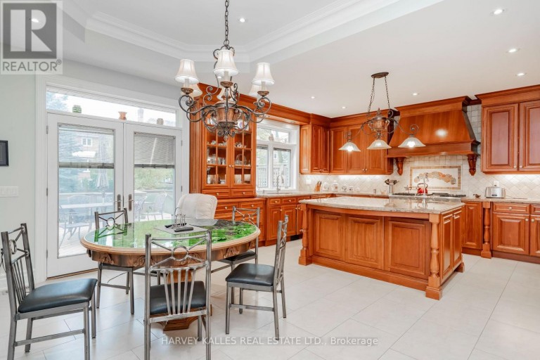 2370 HAMMOND ROAD, Mississauga (Sheridan), Ontario, L5K1T2