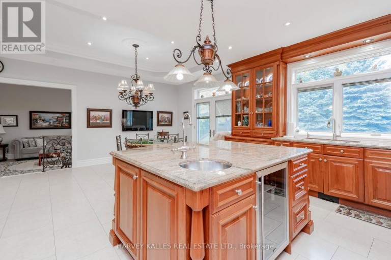 2370 HAMMOND ROAD, Mississauga (Sheridan), Ontario, L5K1T2