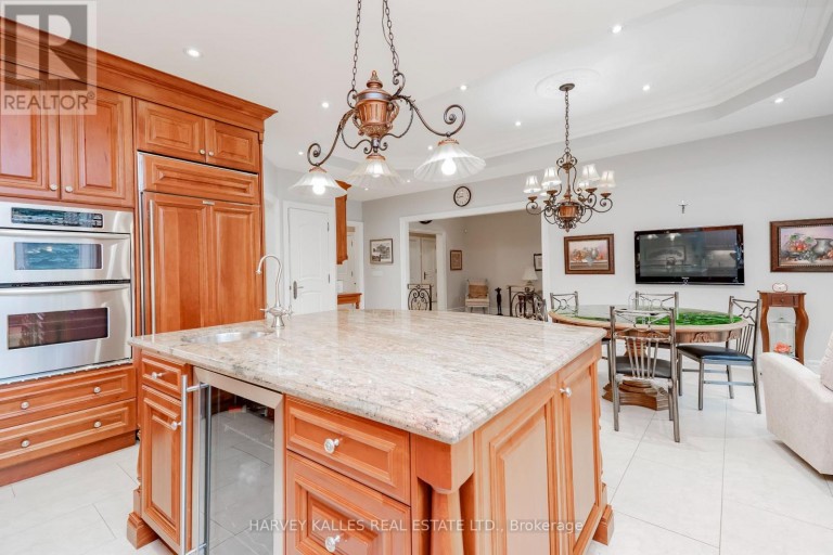 2370 HAMMOND ROAD, Mississauga (Sheridan), Ontario, L5K1T2