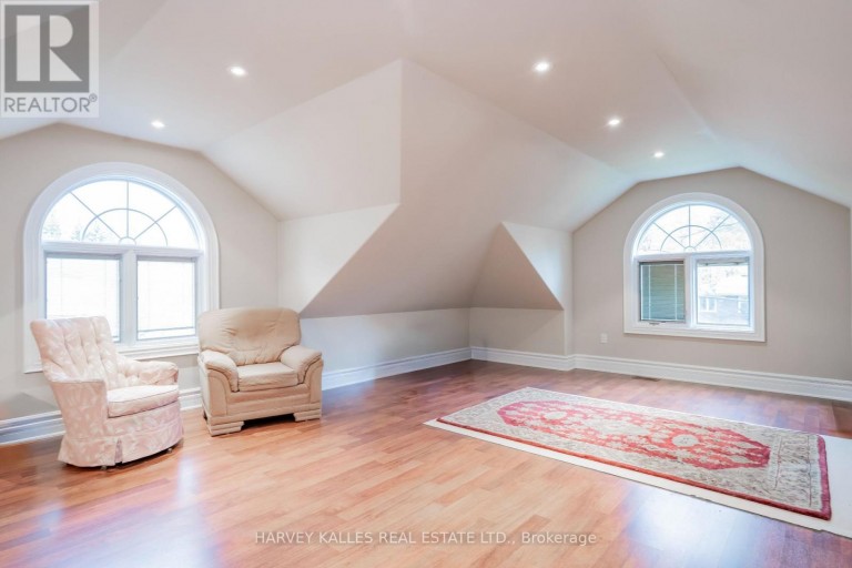 2370 HAMMOND ROAD, Mississauga (Sheridan), Ontario, L5K1T2