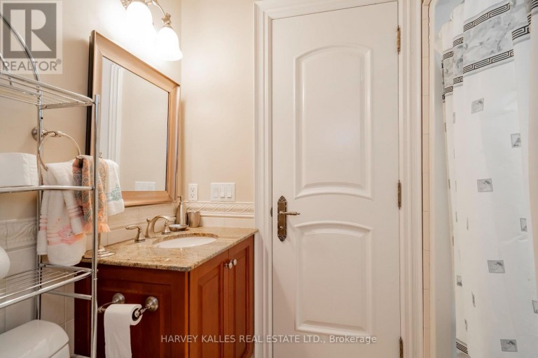 2370 HAMMOND ROAD, Mississauga (Sheridan), Ontario, L5K1T2