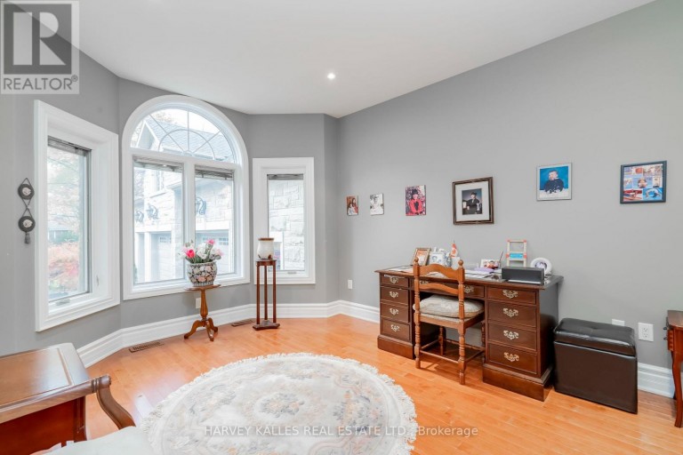 2370 HAMMOND ROAD, Mississauga (Sheridan), Ontario, L5K1T2