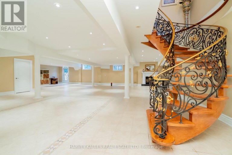 2370 HAMMOND ROAD, Mississauga (Sheridan), Ontario, L5K1T2