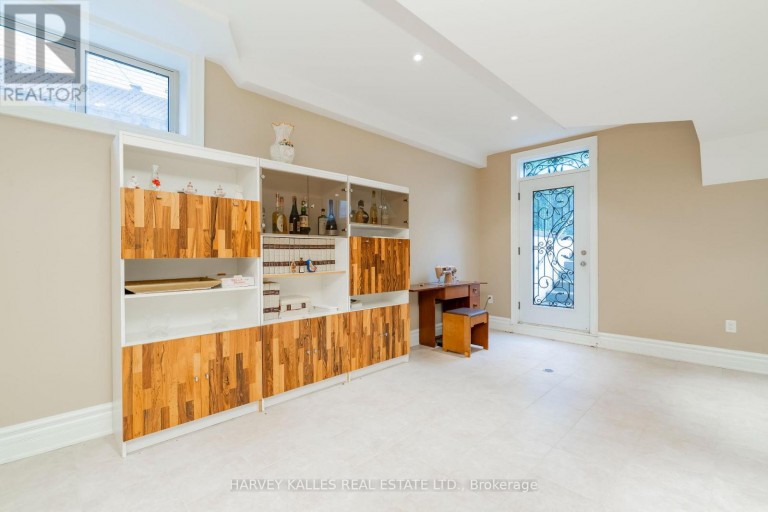 2370 HAMMOND ROAD, Mississauga (Sheridan), Ontario, L5K1T2