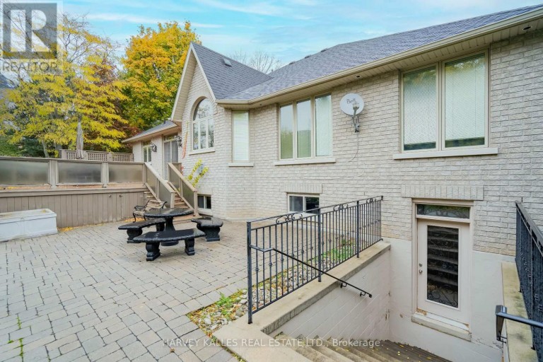 2370 HAMMOND ROAD, Mississauga (Sheridan), Ontario, L5K1T2