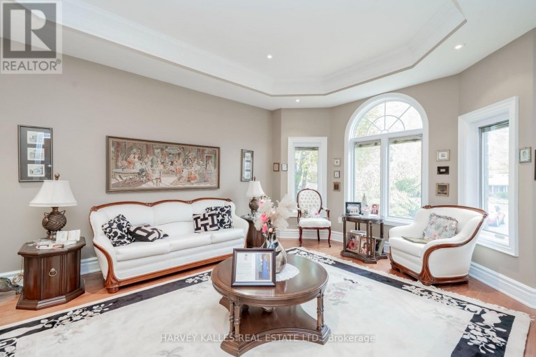 2370 HAMMOND ROAD, Mississauga (Sheridan), Ontario, L5K1T2