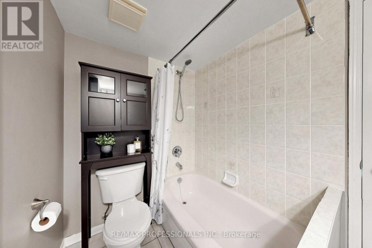 205 - 32 TANNERY STREET, Mississauga (Streetsville), Ontario, L5M6T6
