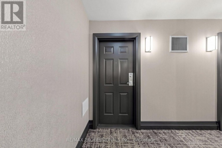 205 - 32 TANNERY STREET, Mississauga (Streetsville), Ontario, L5M6T6