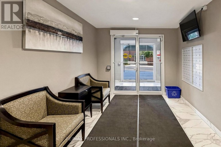 205 - 32 TANNERY STREET, Mississauga (Streetsville), Ontario, L5M6T6