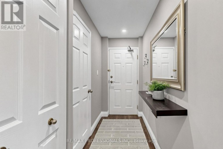 205 - 32 TANNERY STREET, Mississauga (Streetsville), Ontario, L5M6T6