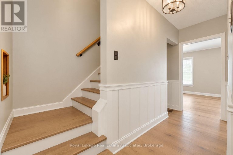 68 ALLENBY AVENUE, Toronto (Elms-Old Rexdale), Ontario, M9W1S6