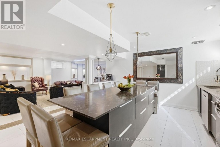 88 ERINGATE COURT, Hamilton (Stoney Creek Mountain), Ontario, L8J3Y4