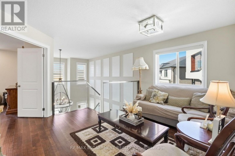 88 ERINGATE COURT, Hamilton (Stoney Creek Mountain), Ontario, L8J3Y4