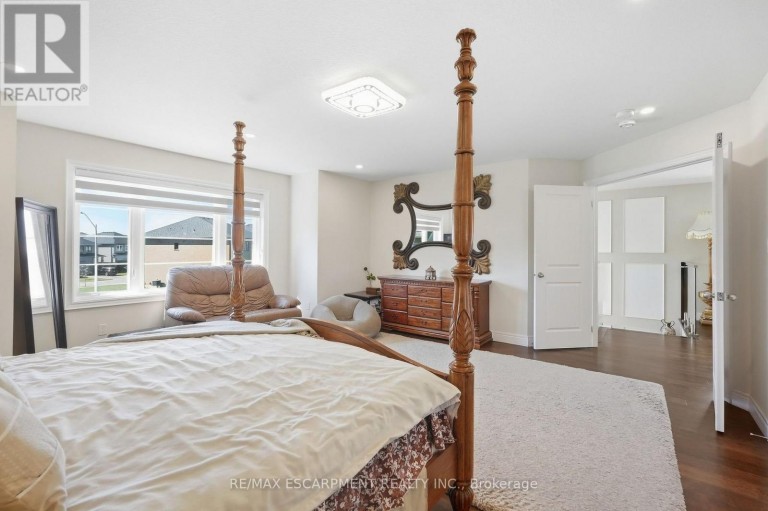 88 ERINGATE COURT, Hamilton (Stoney Creek Mountain), Ontario, L8J3Y4