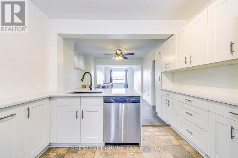 150 CROSTHWAITE AVENUE N, Hamilton (Homeside), Ontario, L8H4V5