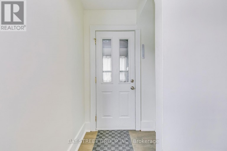 150 CROSTHWAITE AVENUE N, Hamilton (Homeside), Ontario, L8H4V5