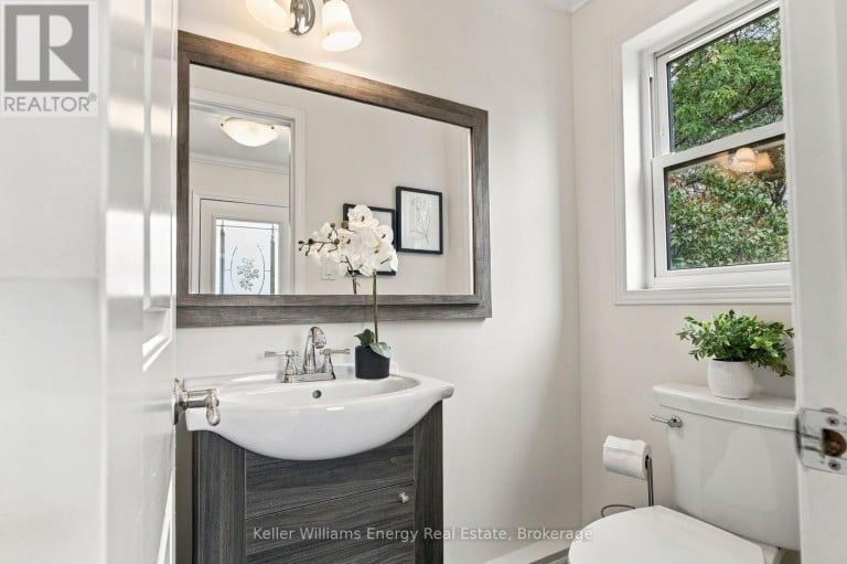 477 CUBERT STREET, Oshawa (Vanier), Ontario, L1J4B4