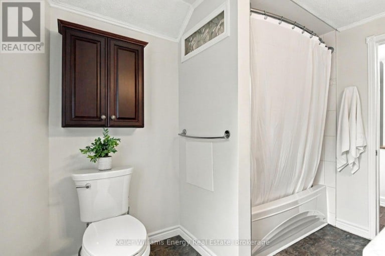 477 CUBERT STREET, Oshawa (Vanier), Ontario, L1J4B4