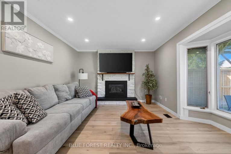 32 MEADOWVIEW ROAD, London South (South O), Ontario, N6J4E6