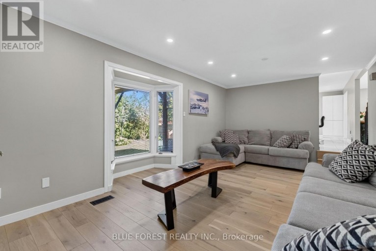 32 MEADOWVIEW ROAD, London South (South O), Ontario, N6J4E6
