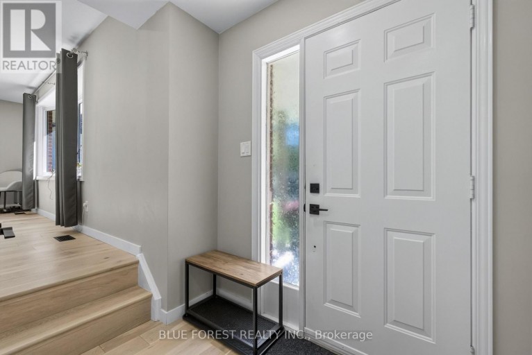 32 MEADOWVIEW ROAD, London South (South O), Ontario, N6J4E6