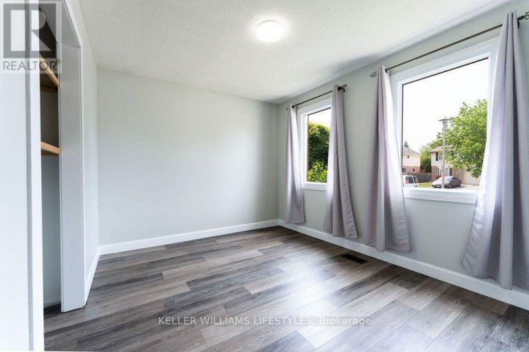 54 BEXHILL DRIVE, London South (South Y), Ontario, N6E1X2