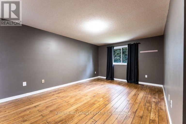 54 BEXHILL DRIVE, London South (South Y), Ontario, N6E1X2