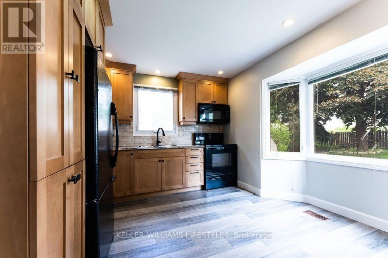 54 BEXHILL DRIVE, London South (South Y), Ontario, N6E1X2