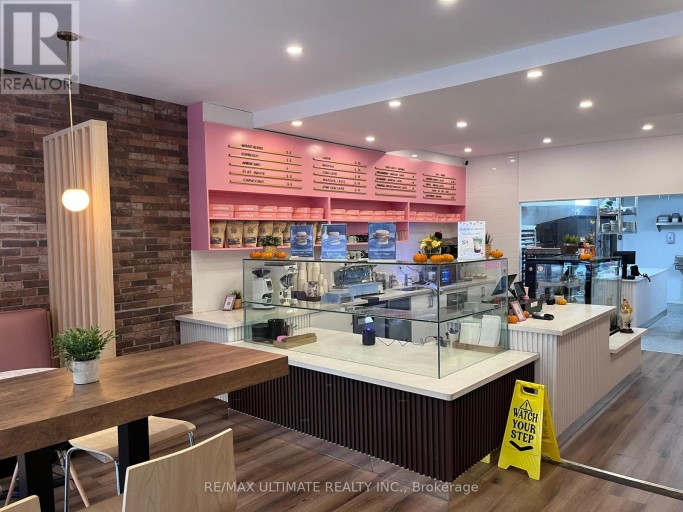 579 COLLEGE STREET, Toronto (Trinity-Bellwoods), Ontario, M6G1B2