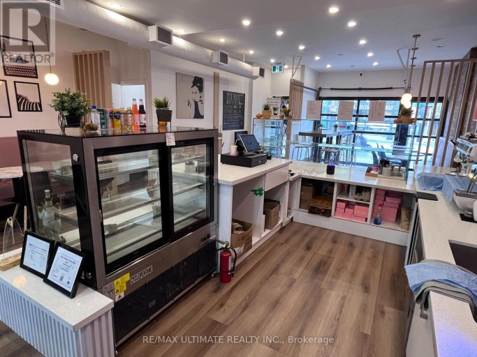 579 COLLEGE STREET, Toronto (Trinity-Bellwoods), Ontario, M6G1B2