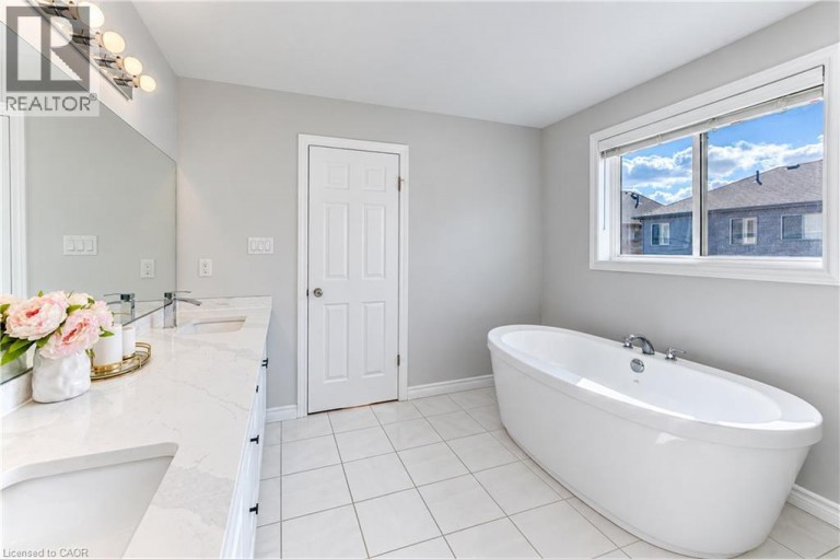 365 WOOLWICH Street, Waterloo, Ontario, N2K0E7