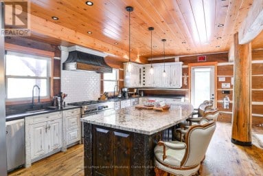 1035 BREEZY POINT ROAD Muskoka Lakes (Wood (Muskoka Lakes)) Ontario photo 12