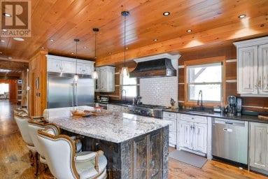 1035 BREEZY POINT ROAD Muskoka Lakes (Wood (Muskoka Lakes)) Ontario photo 13