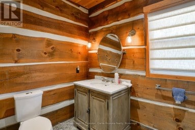 1035 BREEZY POINT ROAD Muskoka Lakes (Wood (Muskoka Lakes)) Ontario photo 18